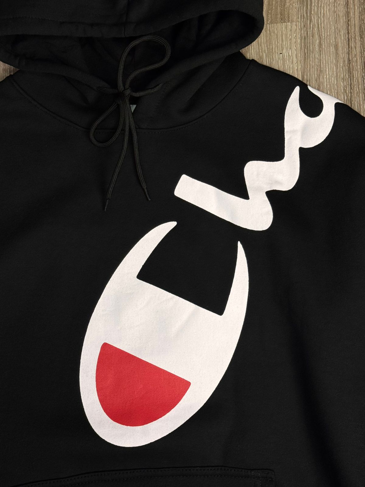 MOLETOM CANGURU CHAMPION BIG LOGO - PRETO