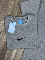 CAMISETA NK NOCTA ALWAYS - CINZA