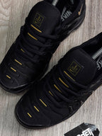 TÊNIS NK VAPORMAX PLUS - PRETO