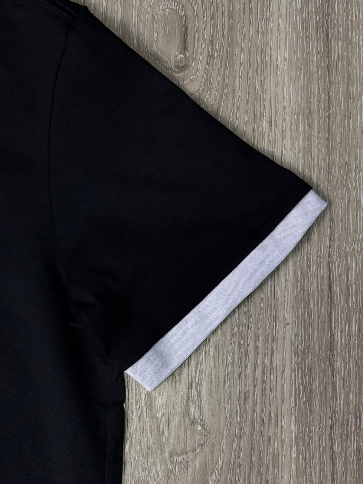 CAMISETA SLIM GOLA ZARA - PRETA