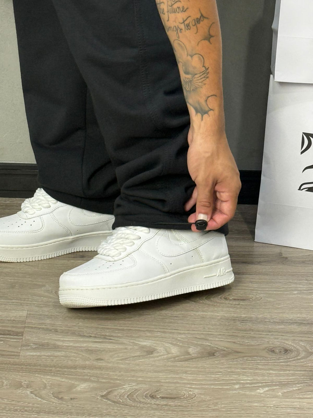 CALÇA BAGGY MOLETOM PRETA MJ