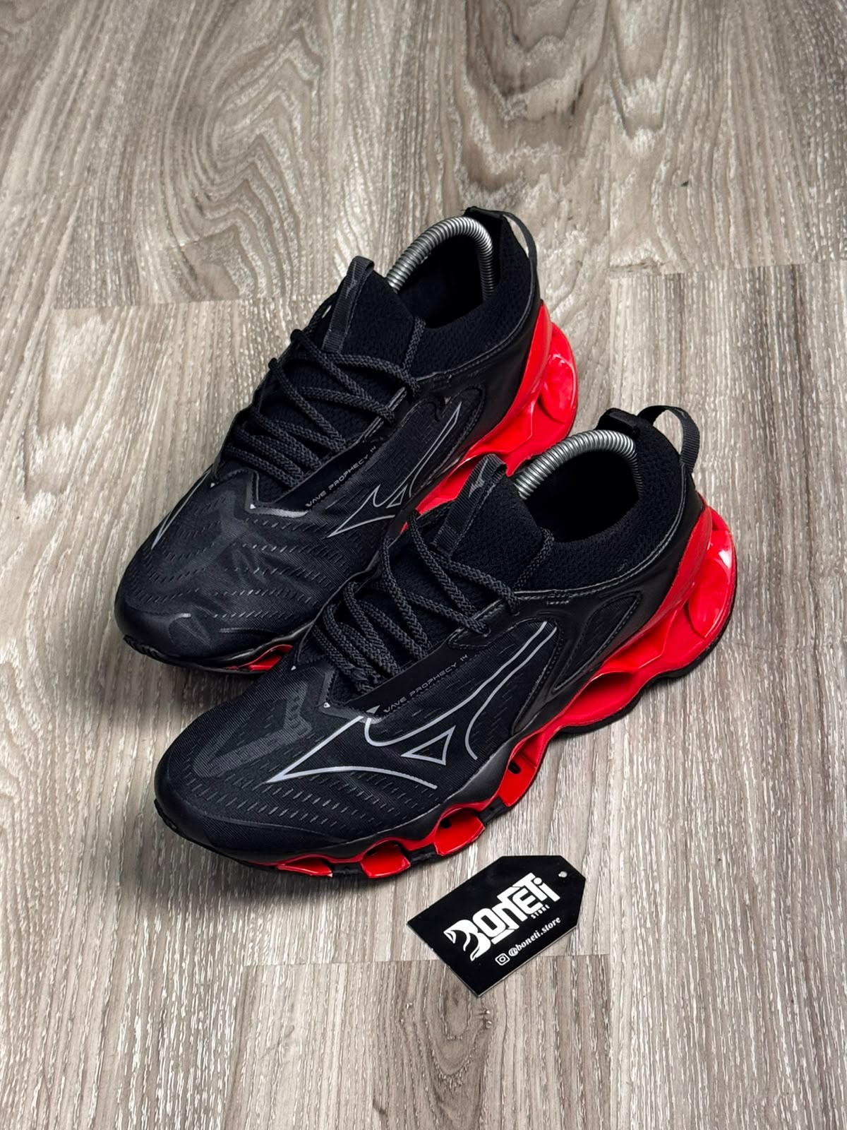 TÊNIS MZN WAVE PROPHECY 14 - PRETO E VERMELHO