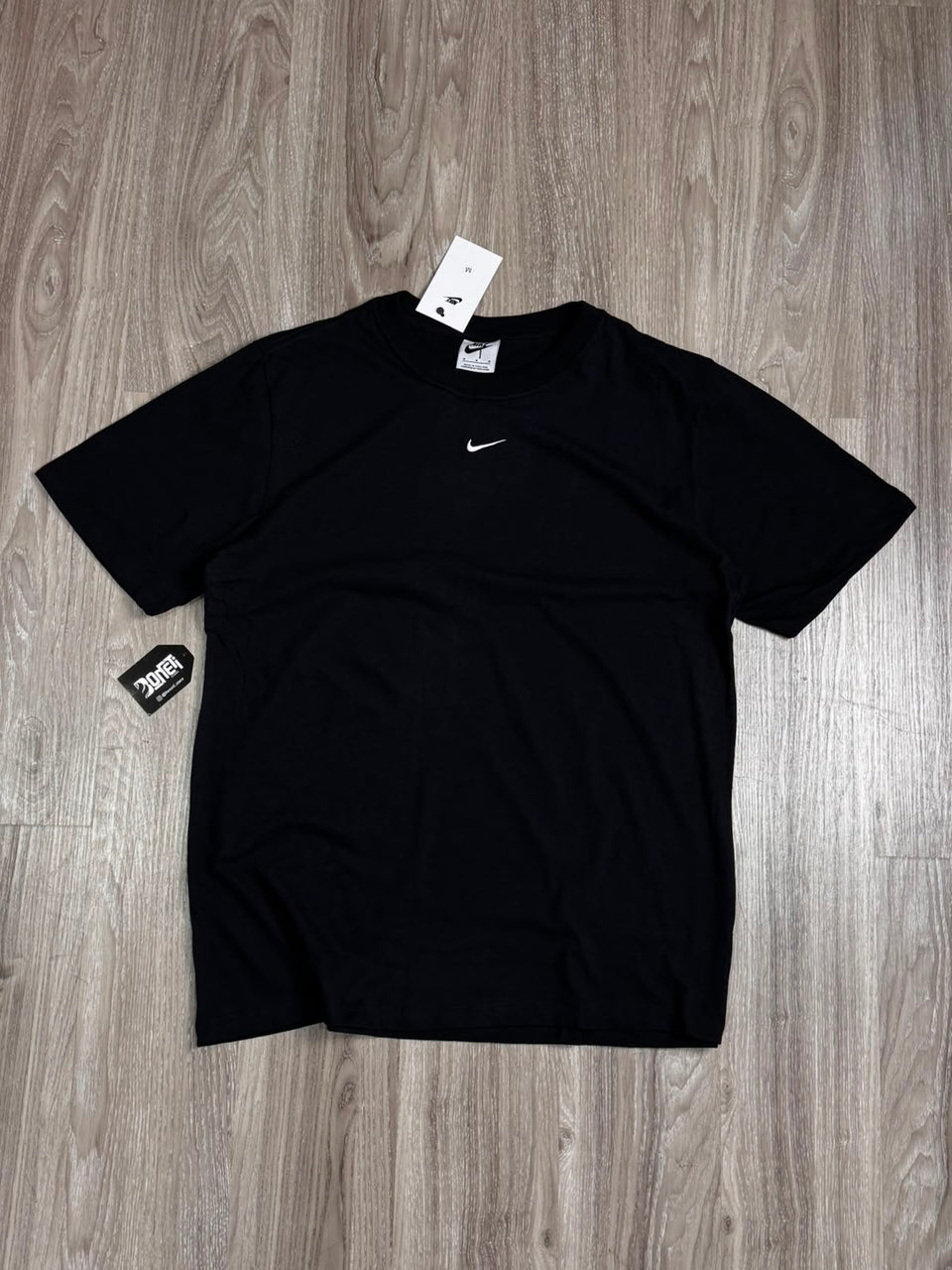 CAMISETA NK ESSENTIALS - PRETA