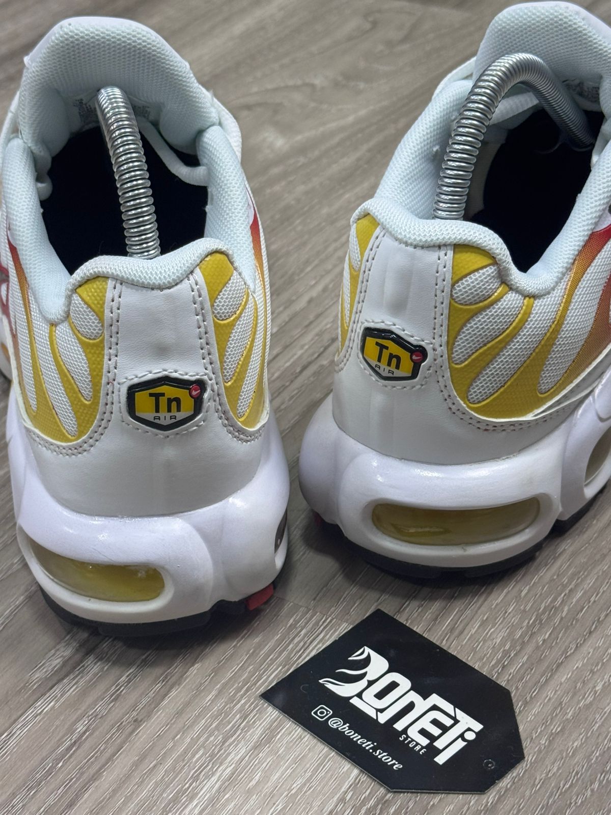 TÊNIS NK AIR MAX PLUS TN - SUNBURN