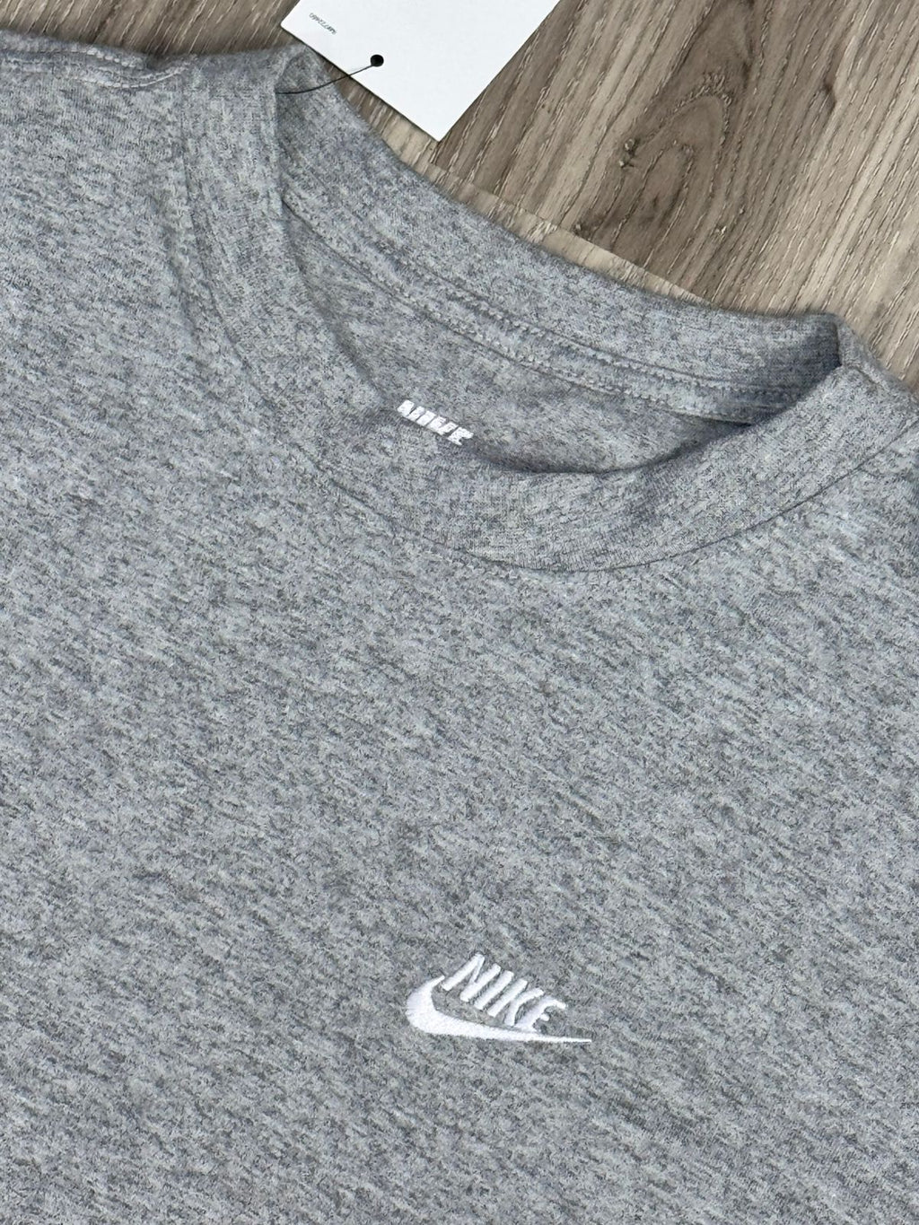 CAMISETA NK SPORTSWEAR CLUB - CINZA