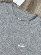 CAMISETA NK SPORTSWEAR CLUB - CINZA