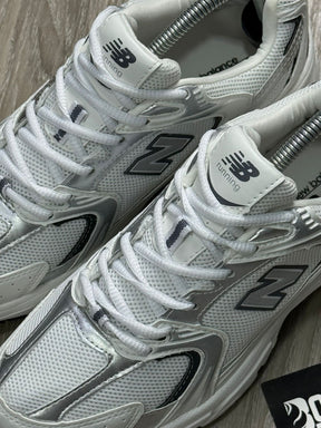 TÊNIS NB 530 - WHITE SILVER