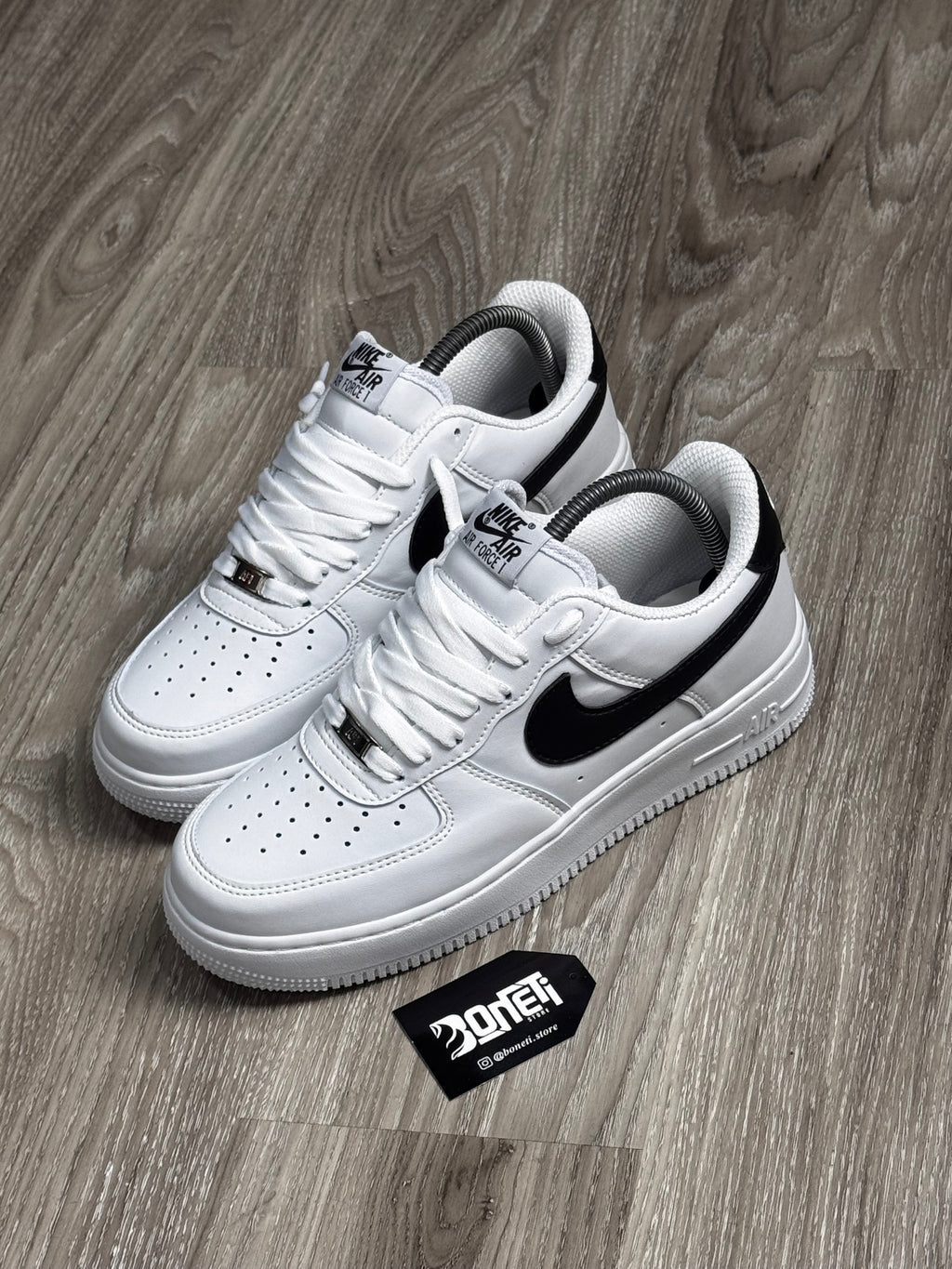 TÊNIS NK AIR FORCE 1 - BRANCO/PRETO
