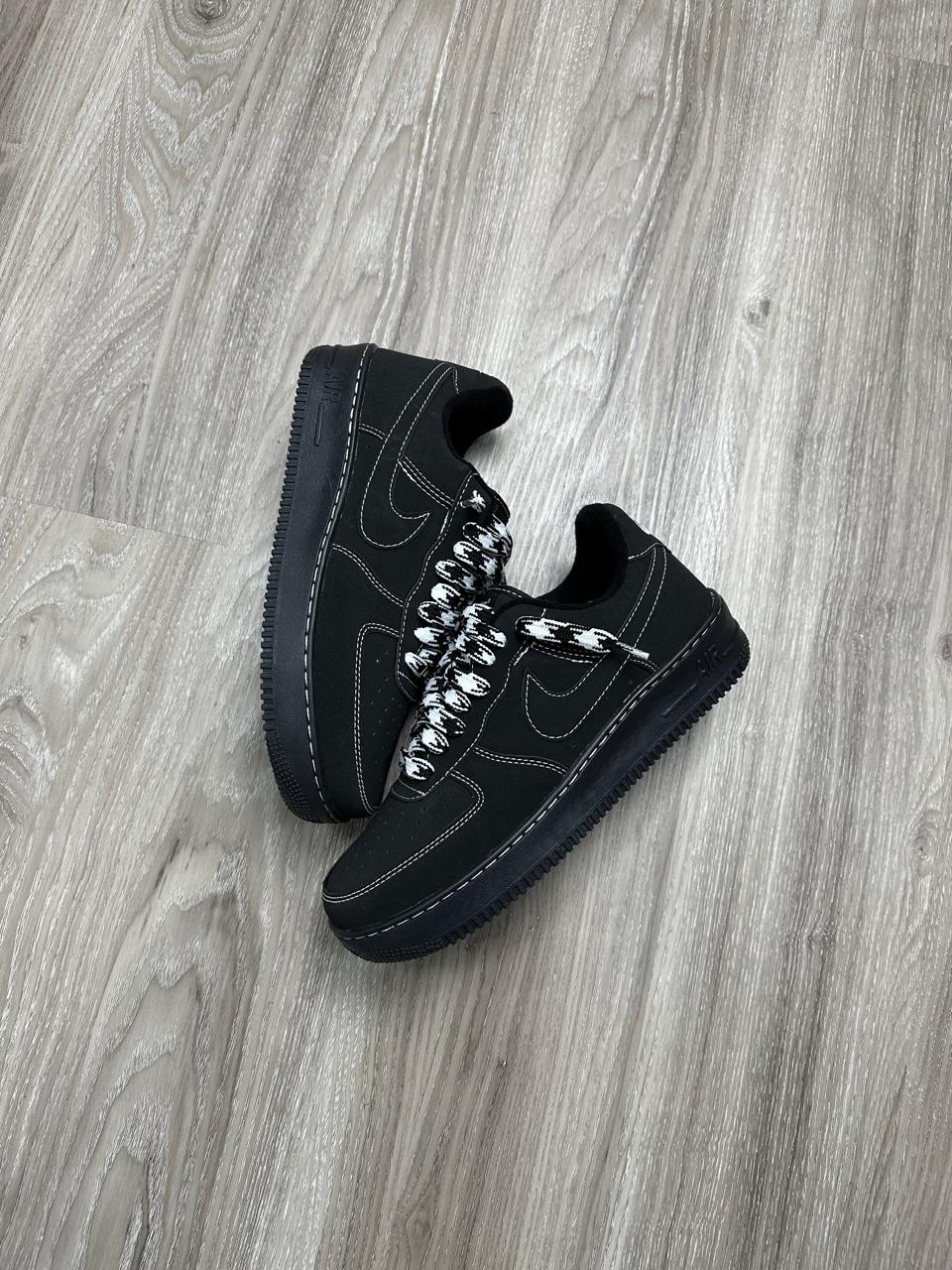 TÊNIS NK AIR FORCE 1 - TRAVIS