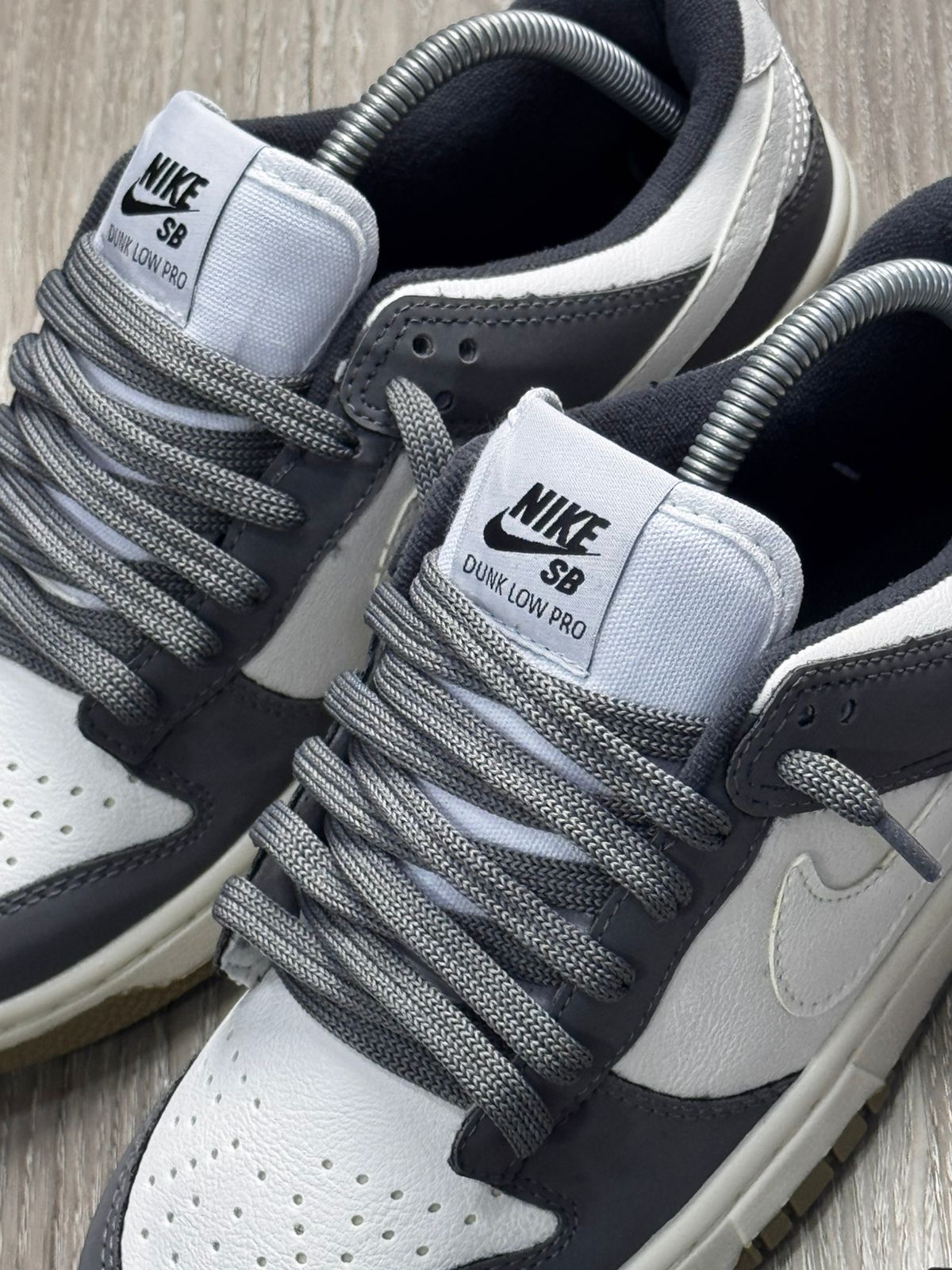 TÊNIS NK DUNK - CINZA E BRANCO