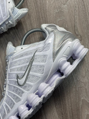 TÊNIS NK SHOX 12 MOLAS - TRIPLE WHITE