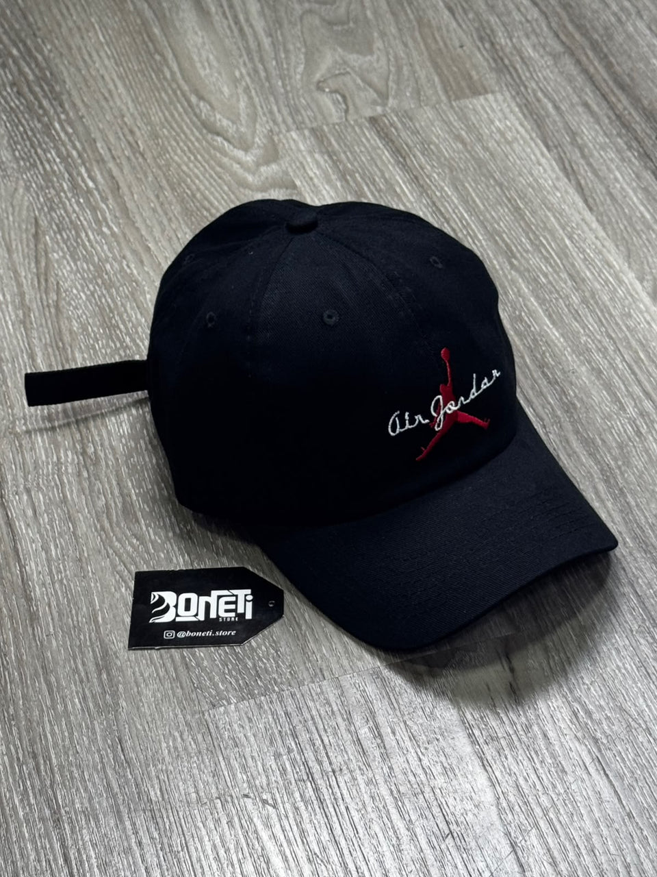 BONÉ AIR JORDAN CLUB SCRIPT - PRETO RED