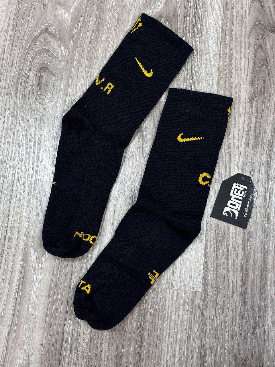 MEIA CANO ALTO NK X NOCTA - PRETO E AMARELO