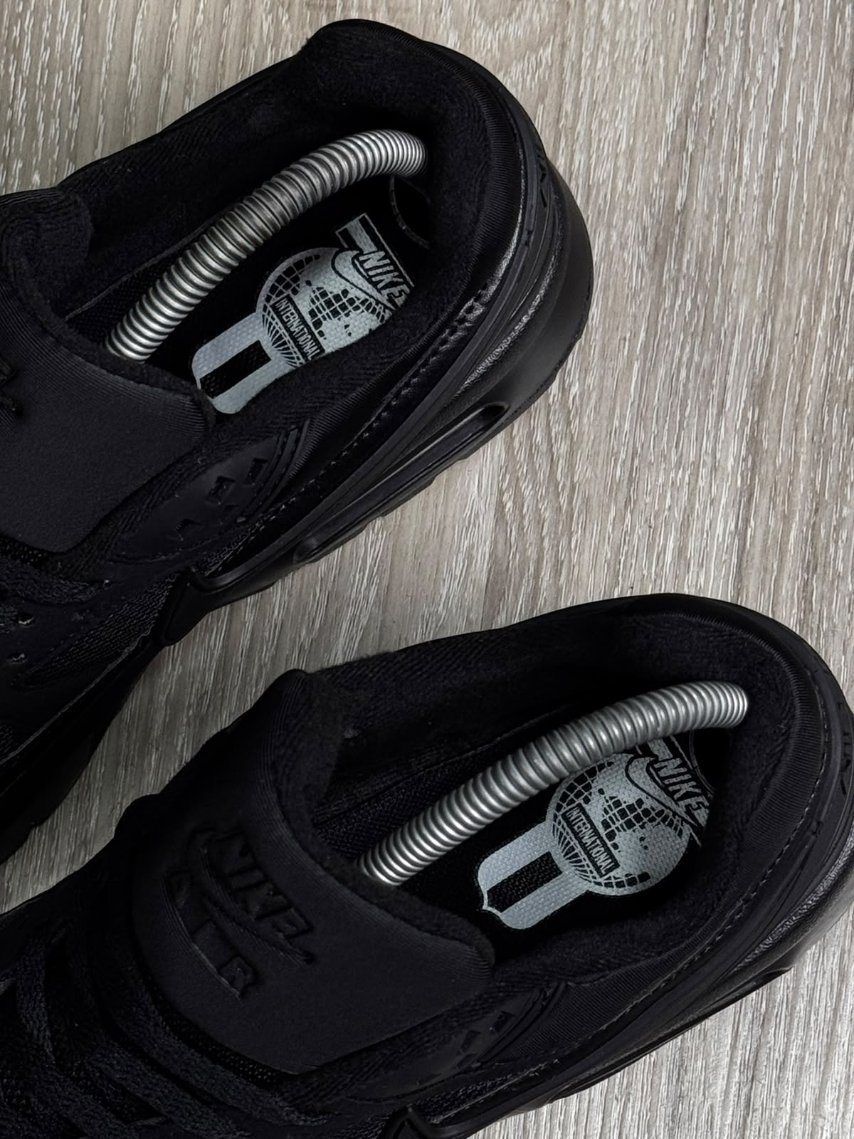TÊNIS NK AIR MAX COMAND - PRETO