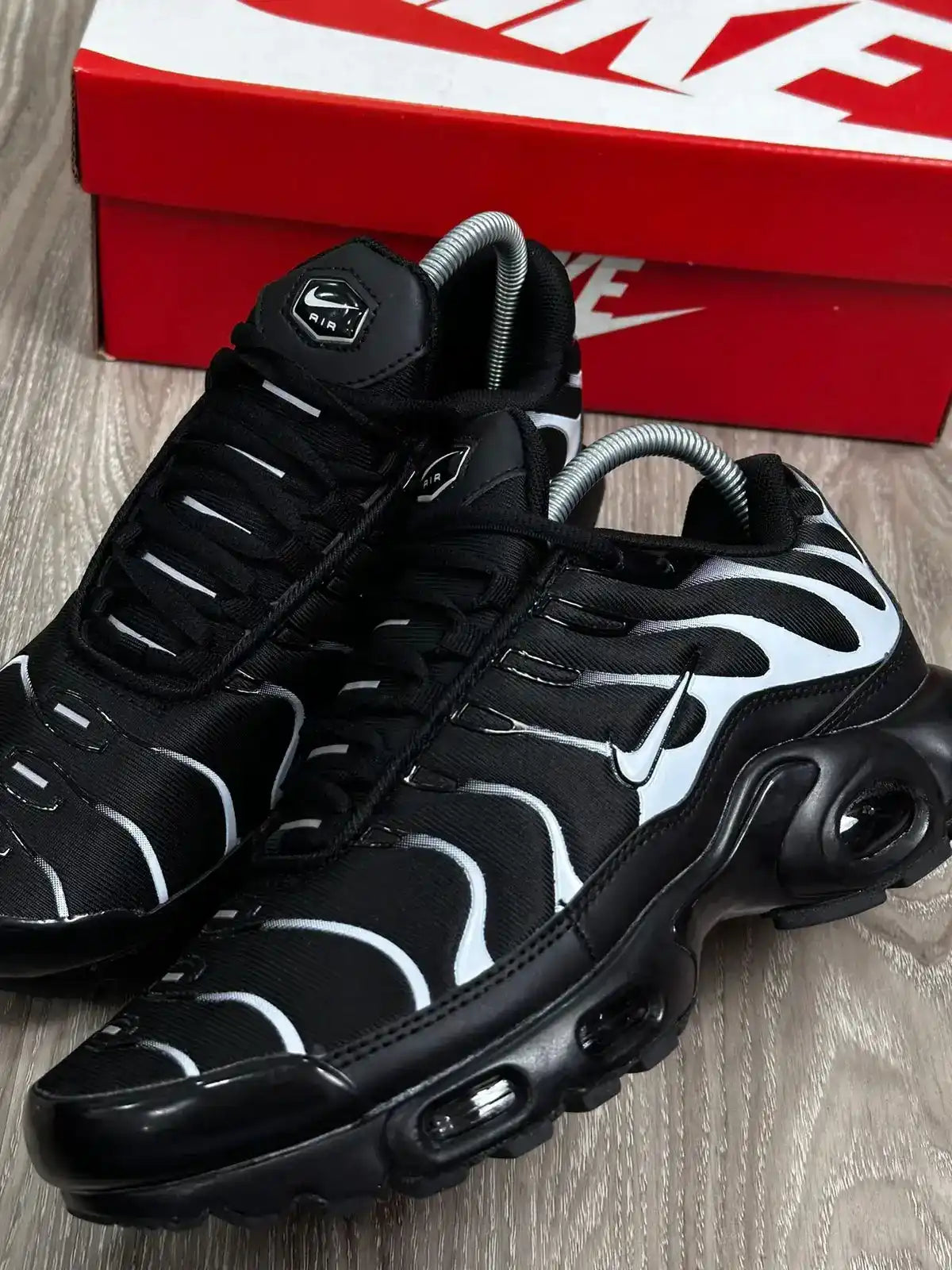 TÊNIS NK AIR MAX PLUS TN VENOM