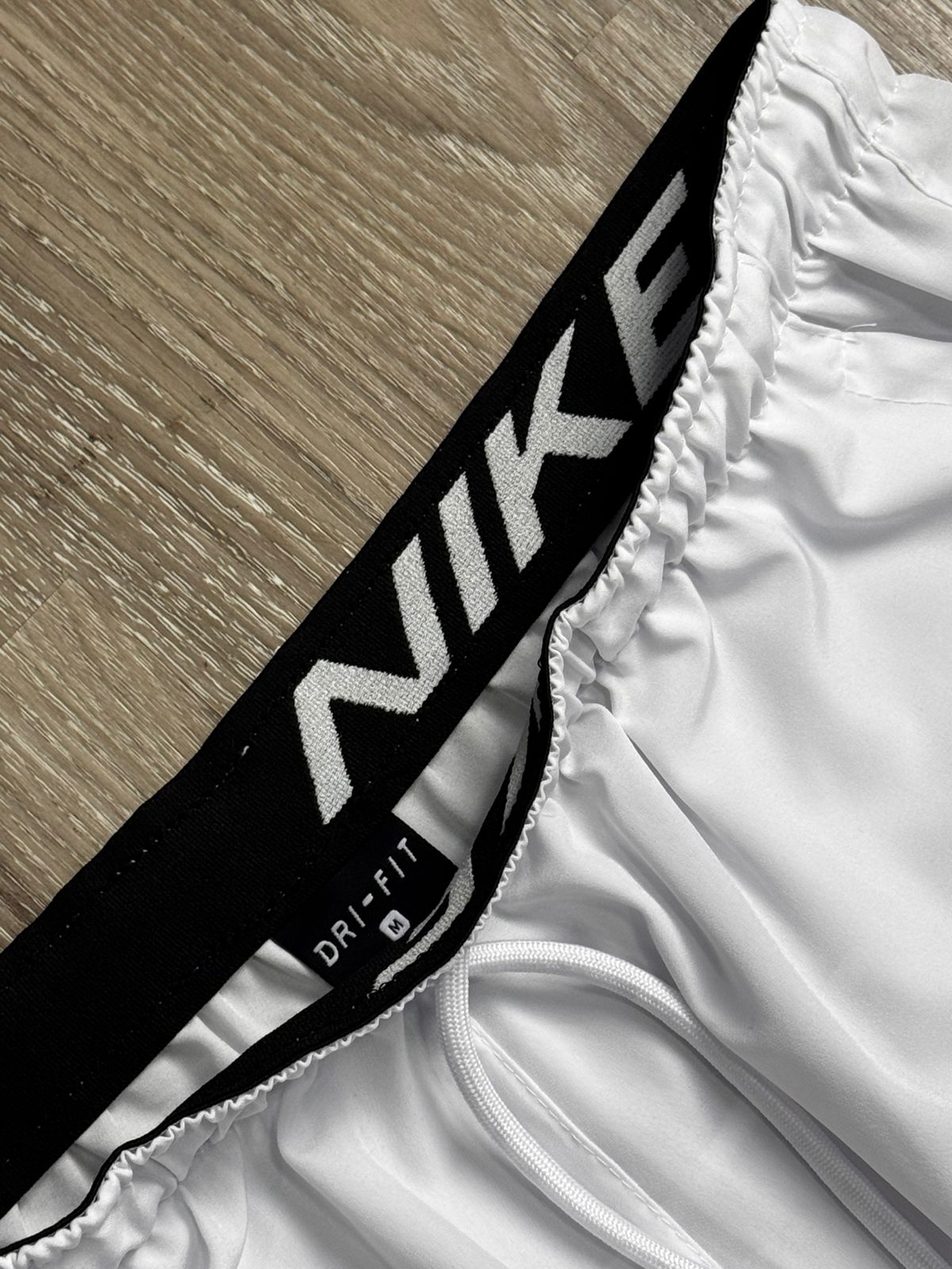 SHORTS TACTEL NK TRAINING - BRANCO