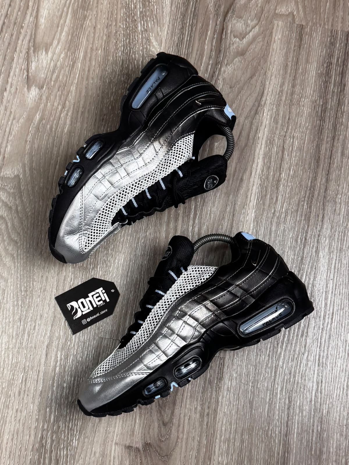TÊNIS NK AIR MAX 95 X PALACE - METALLIC SILVER