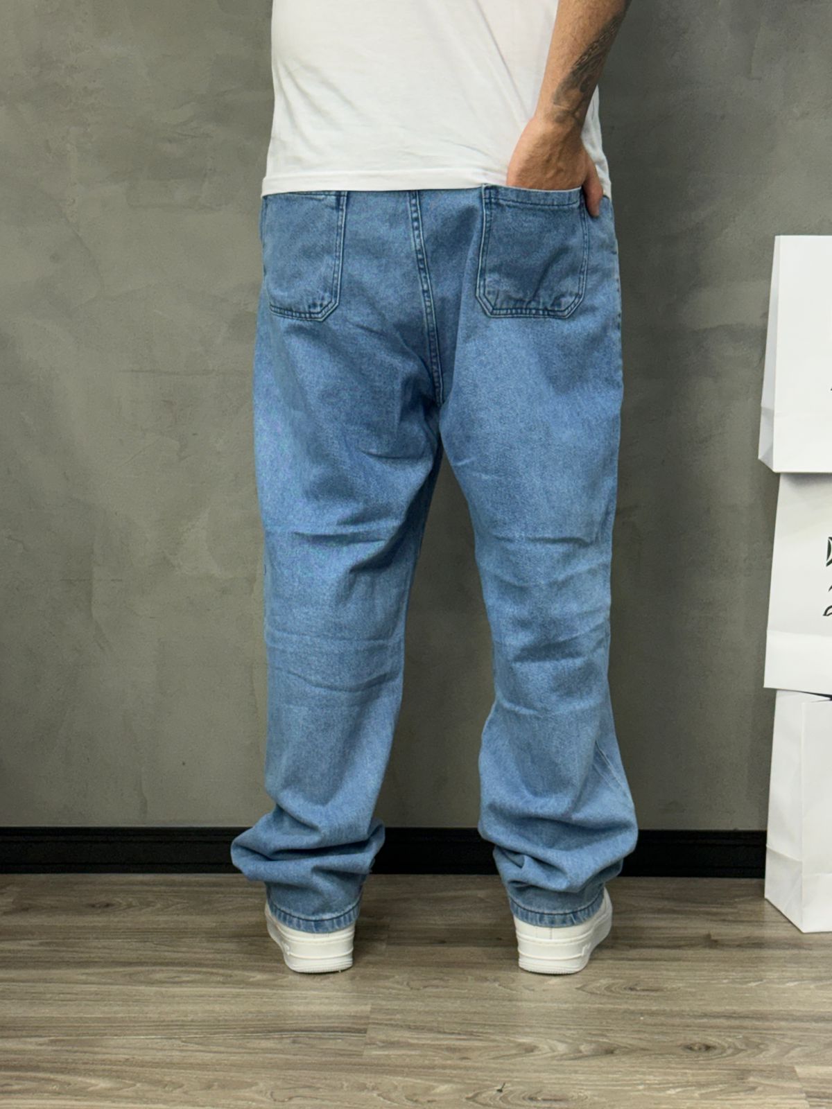 CALÇA JEANS RETA CLARA - CARBON.CO