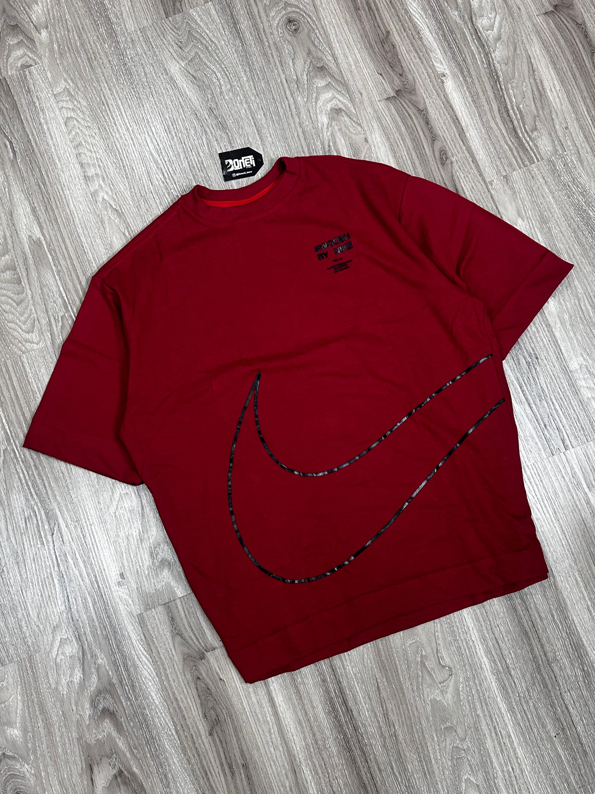 CAMISETA OVERSIZED NK BIG SWOOSH - VERMELHO