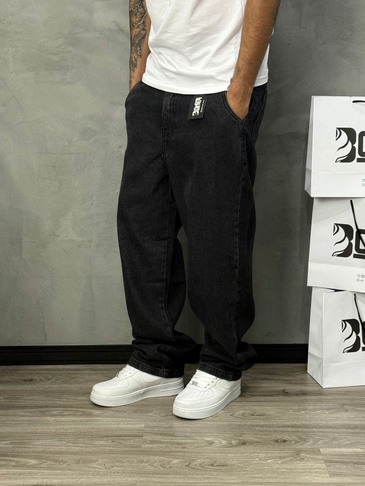 CALÇA JEANS RETA PRETA - CARBON.CO