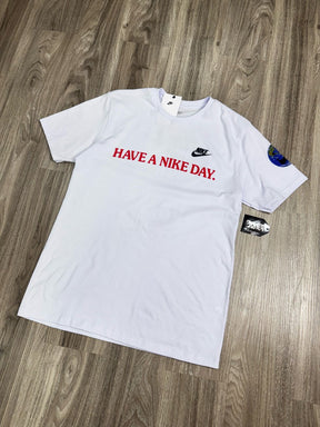 CAMISETA NK HAVE A NK DAY - BRANCA