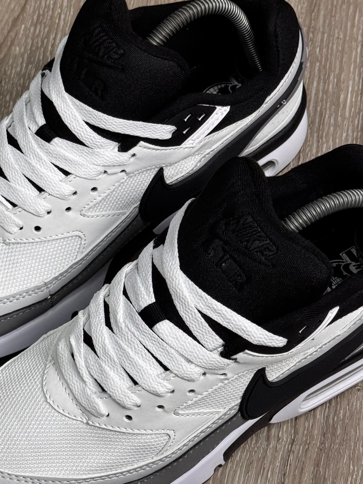 TÊNIS NK AIR MAX COMAND - GREY/BLACK