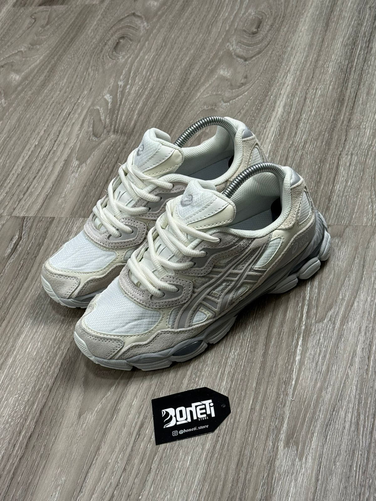 TÊNIS ASICS GEL NYC - BEGE