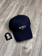 BONÉ NK SWOOSH LETTER - AZUL MARINHO