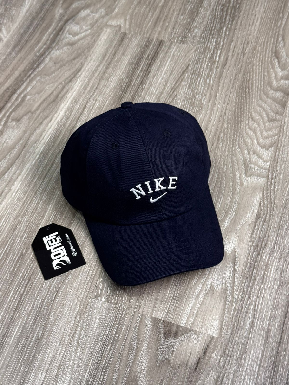 BONÉ NK SWOOSH LETTER - AZUL MARINHO