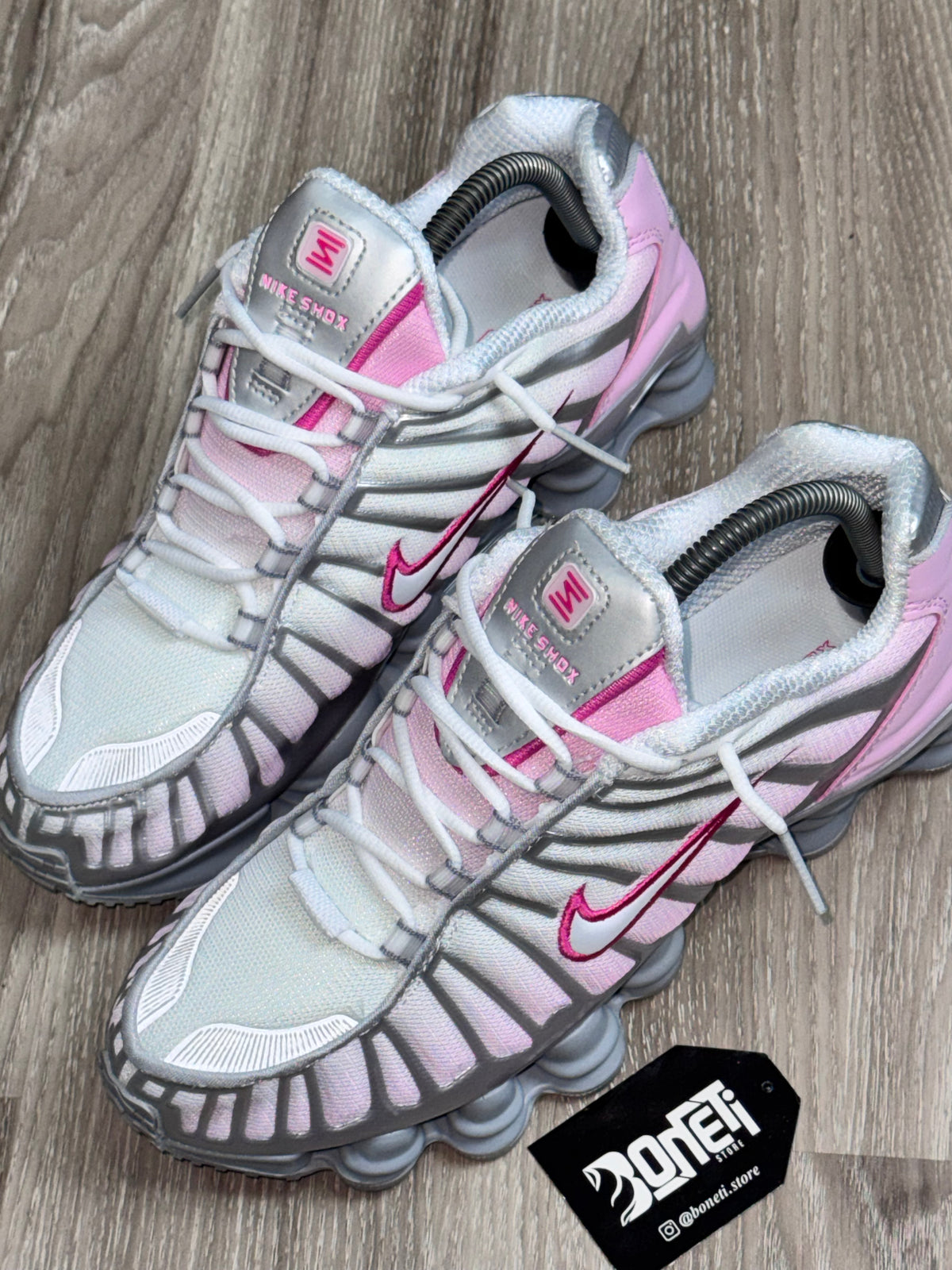 TÊNIS NK SHOX TL 12 MOLAS - METALLIC PLATINUM PINK FOAM