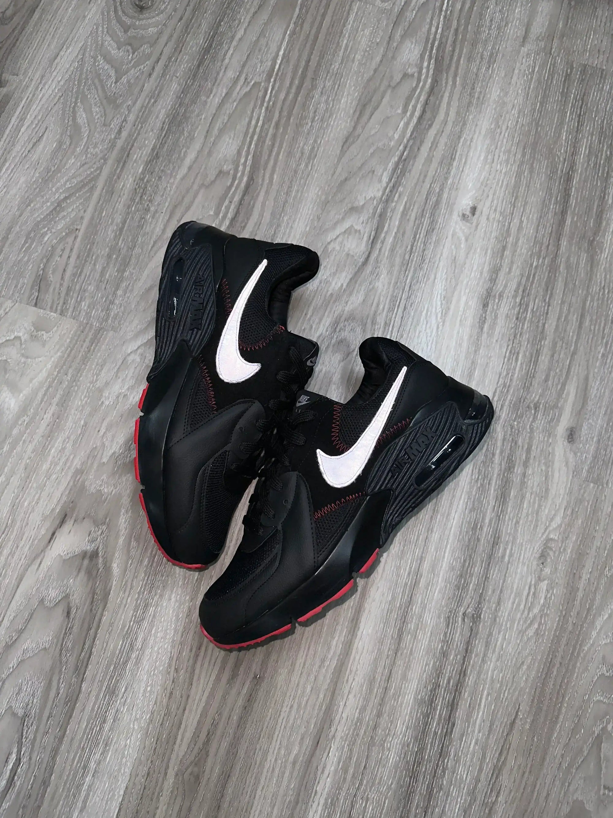 TÊNIS NK AIR MAX EXCEE - PRETO/VERMELHO