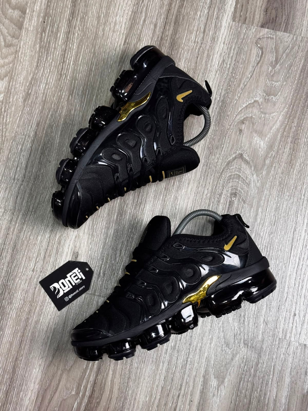 TÊNIS NK VAPORMAX PLUS - PRETO