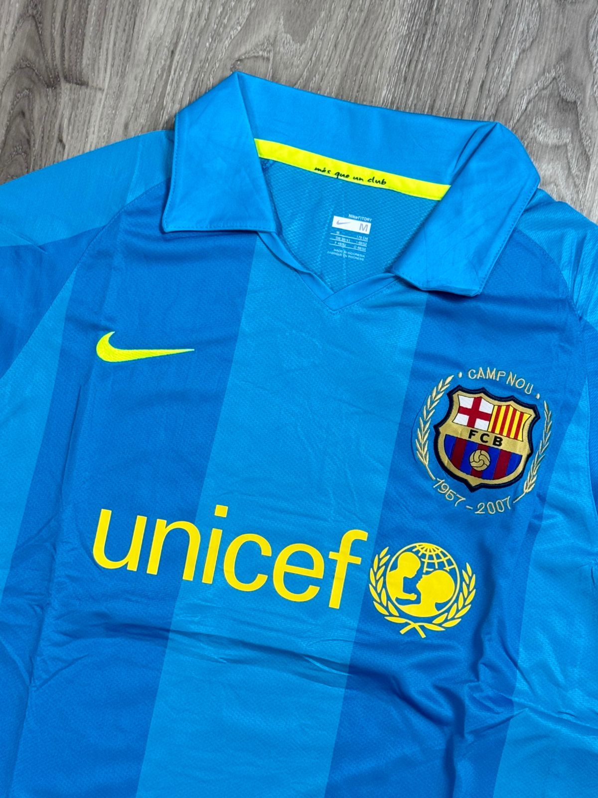 CAMISA RETRÔ BARCELONA 2007 RONALDINHO - AZUL