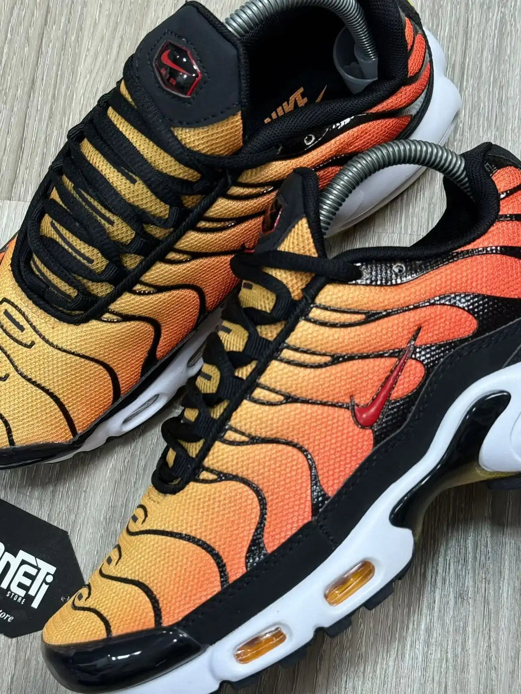 TÊNIS NK AIR MAX PLUS TN - SUNSET ORANGE