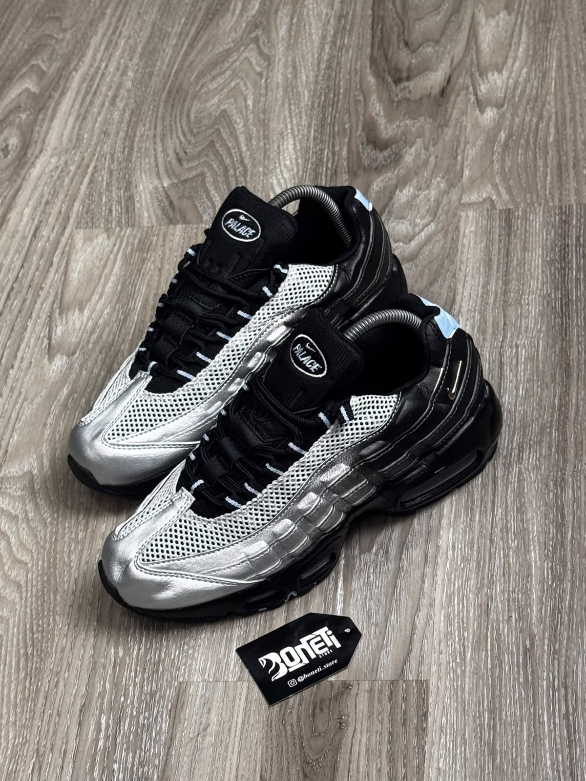 TÊNIS NK AIR MAX 95 X PALACE - METALLIC SILVER