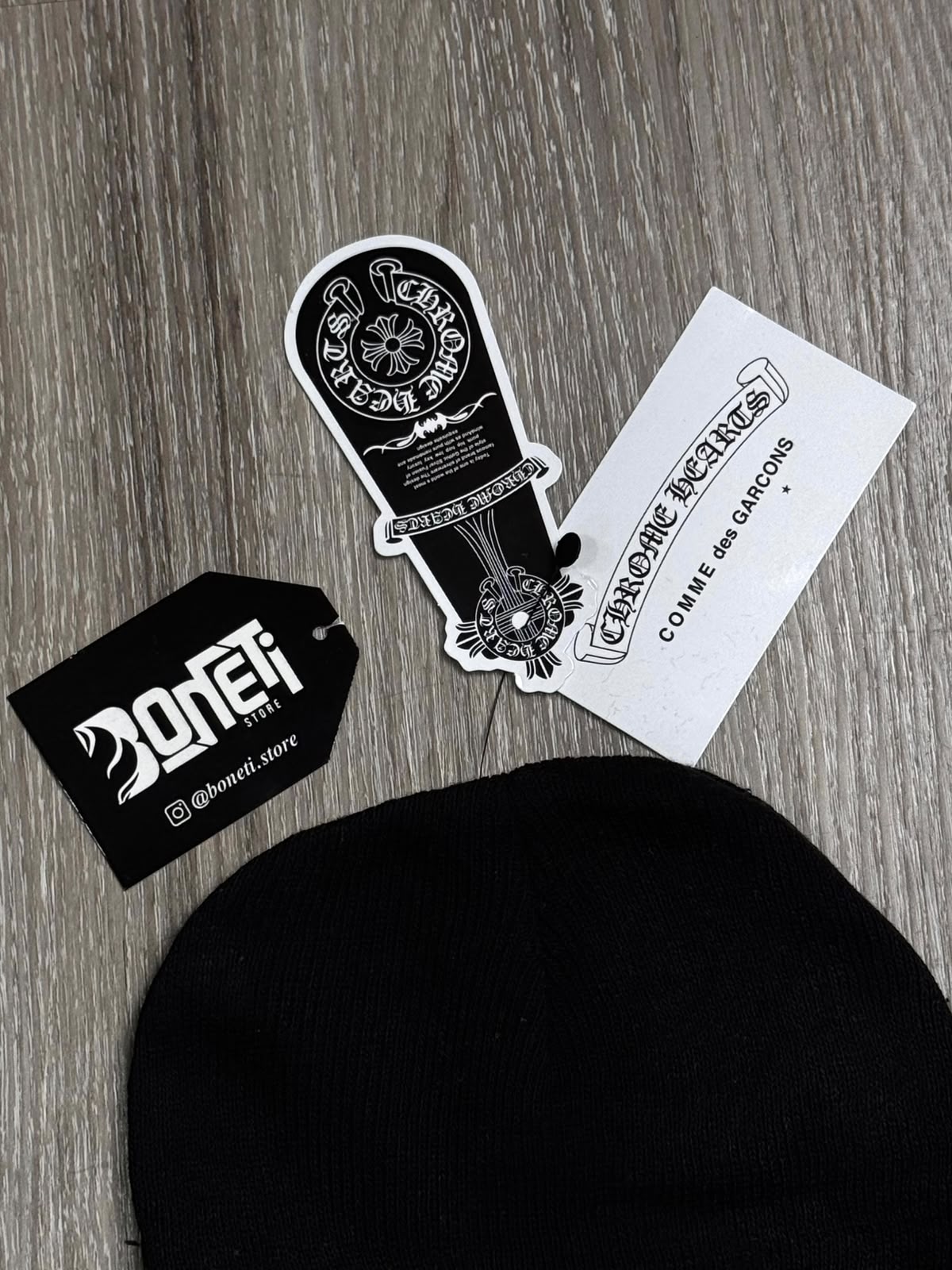 TOUCA CHROME HEARTS - PRETA