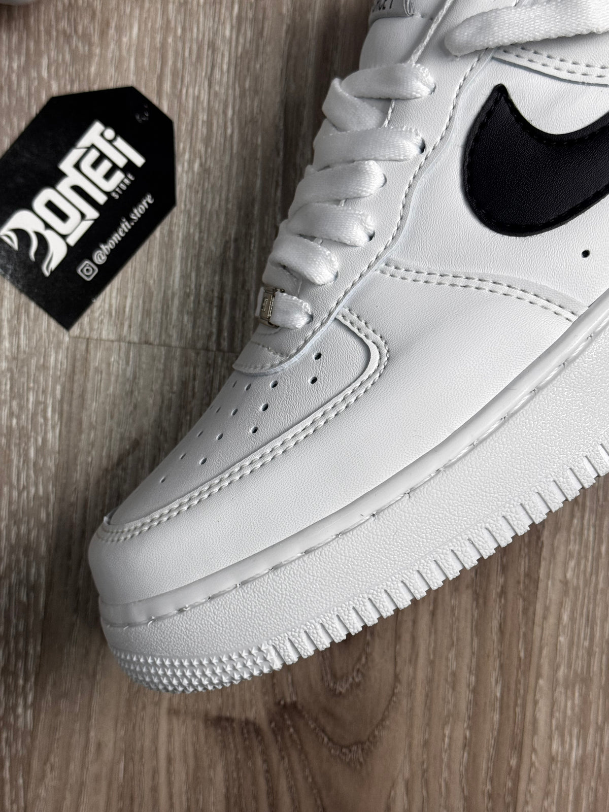 TÊNIS NK AIR FORCE 1 - BRANCO/PRETO