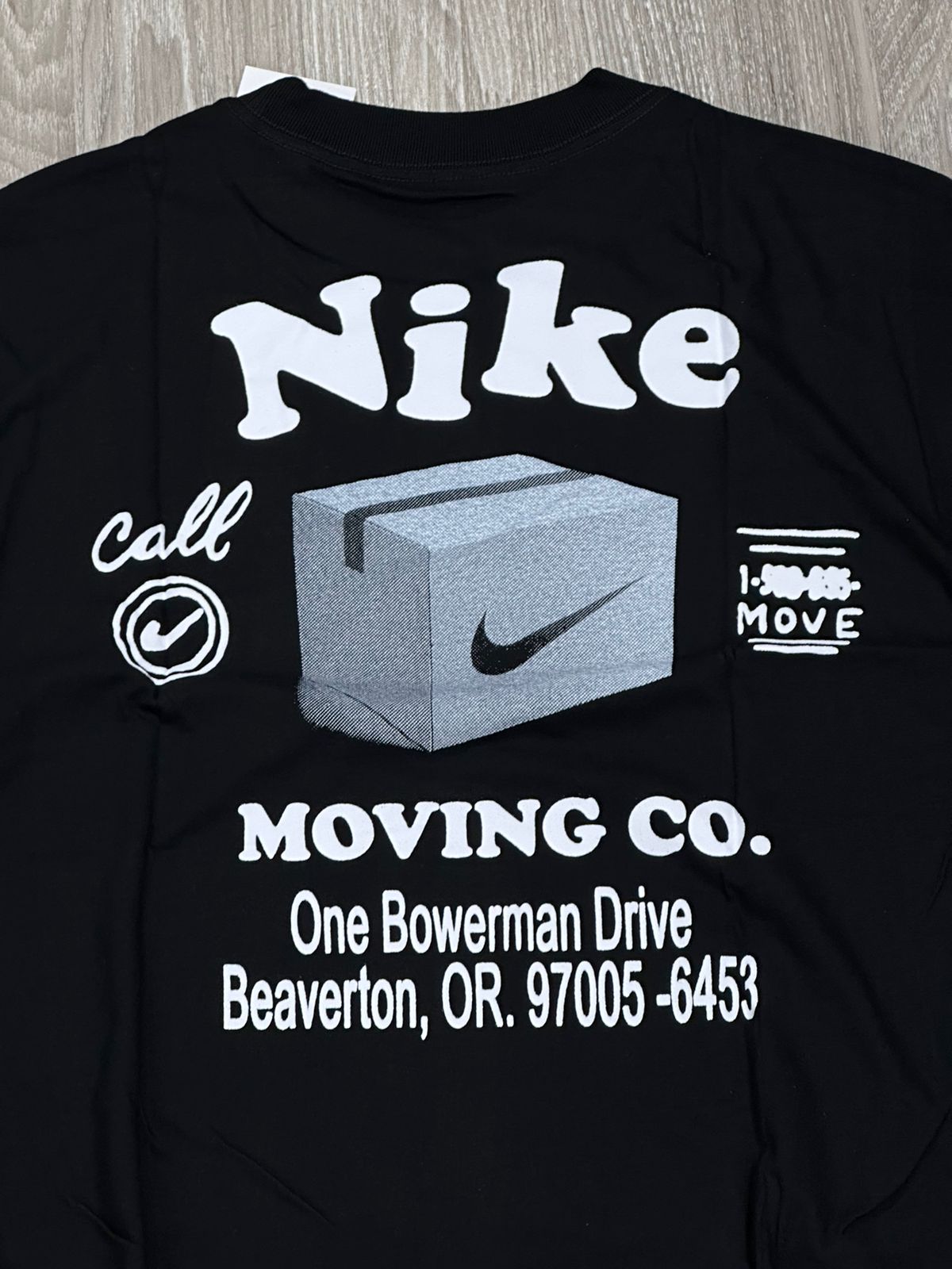 CAMISETA OVERSIZED NK MOVING CO - PRETA