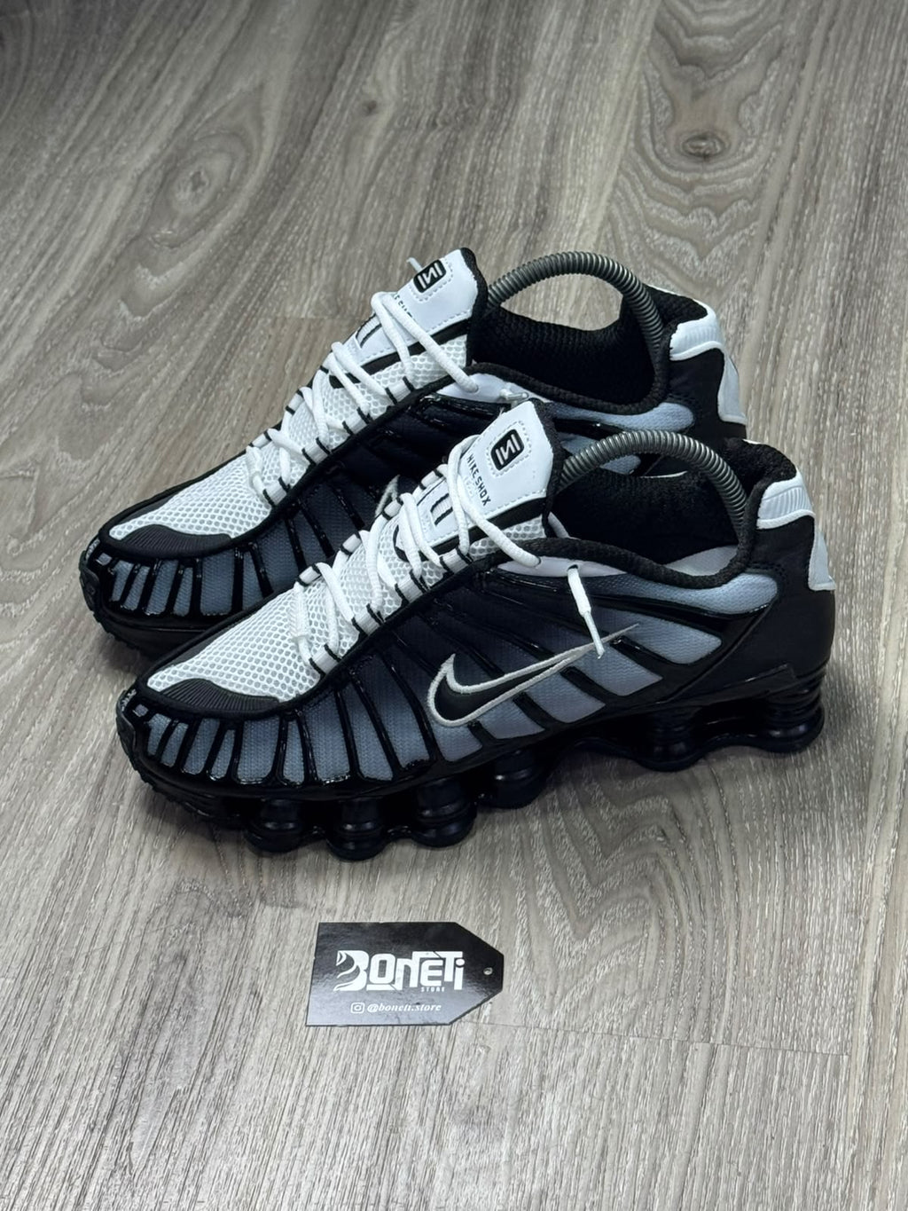 TÊNIS NK SHOX TL 12 MOLAS - BLACK PURE PLATINUM WHITE