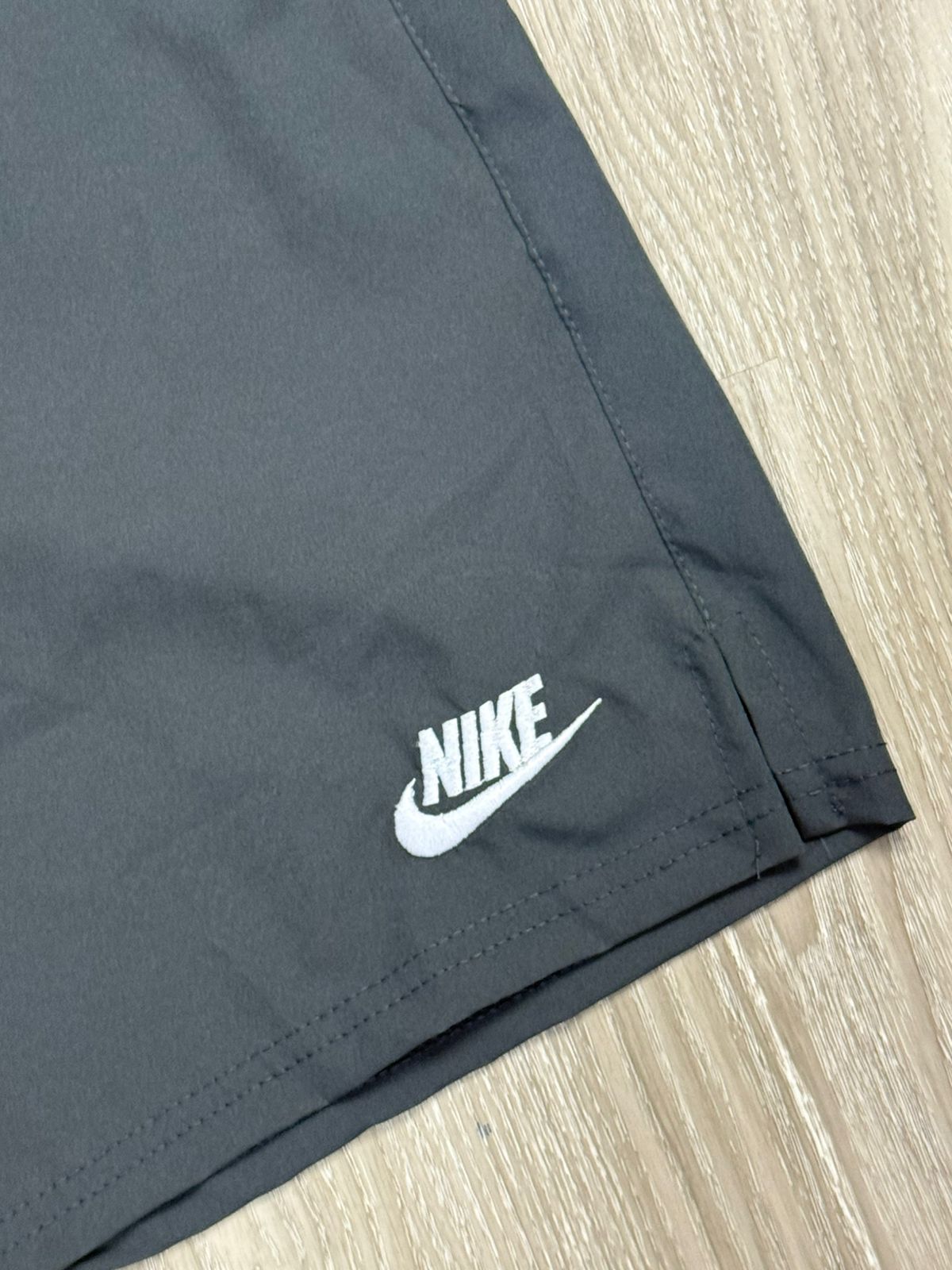 SHORTS TACTEL NK CLUB BORDADO - CHUMBO