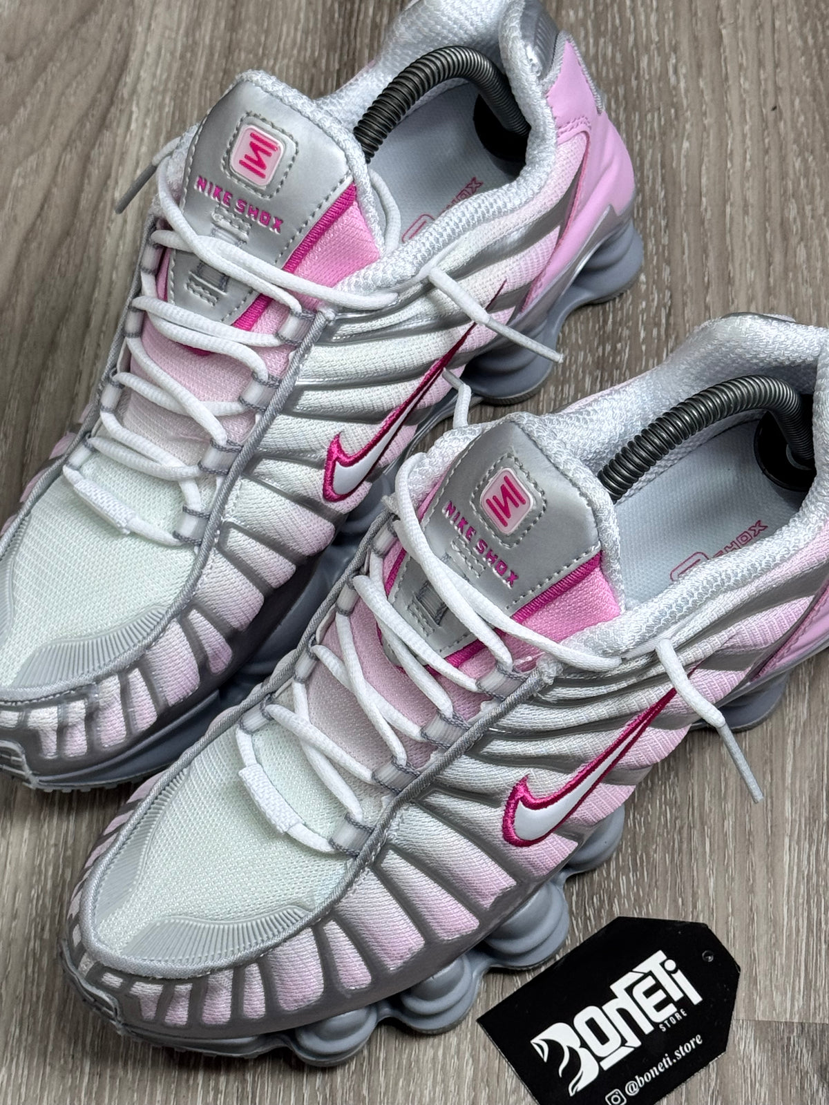 TÊNIS NK SHOX TL 12 MOLAS - METALLIC PLATINUM PINK FOAM