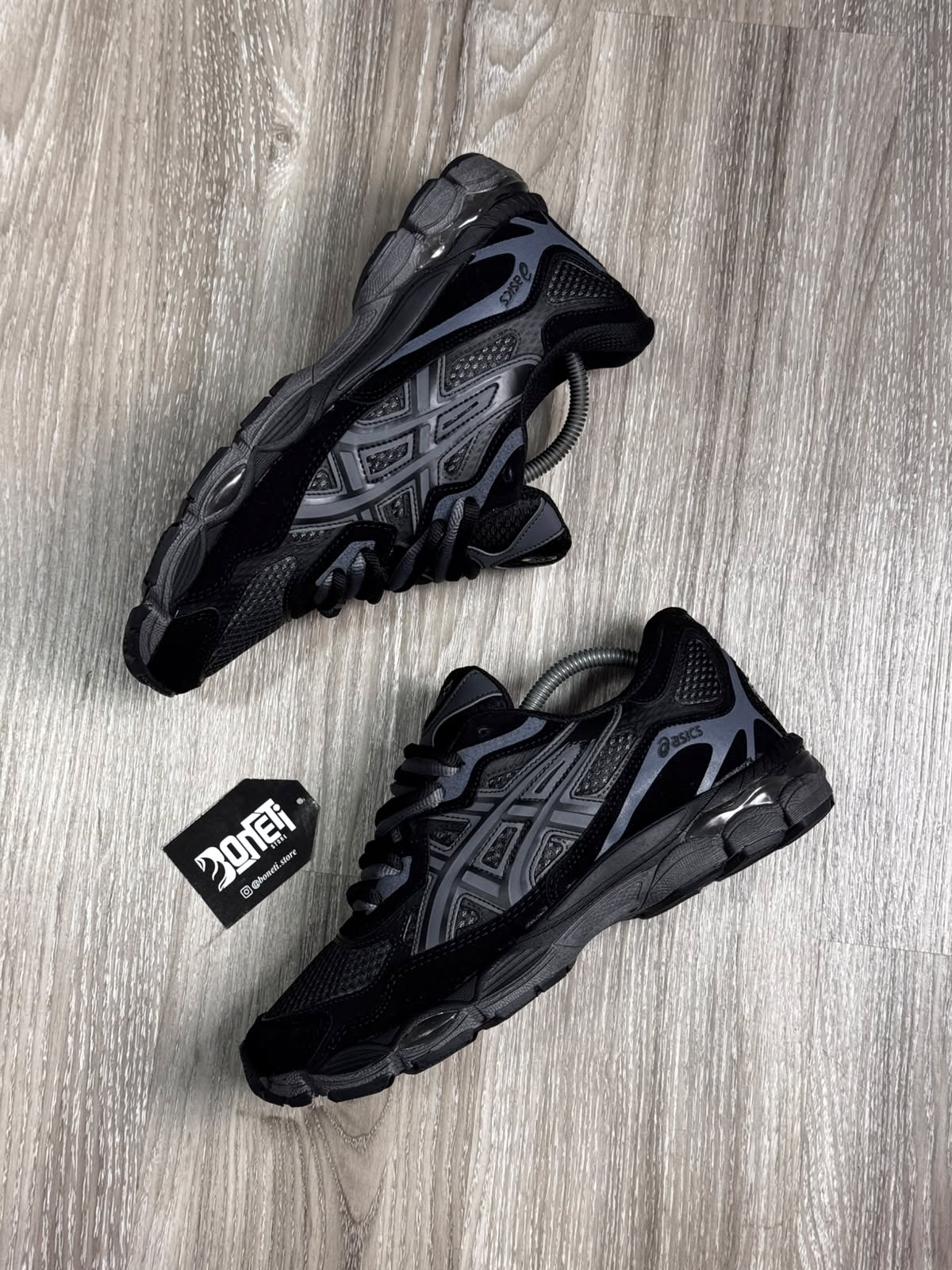 TÊNIS ASICS GEL NYC - PRETO E GRAFITE