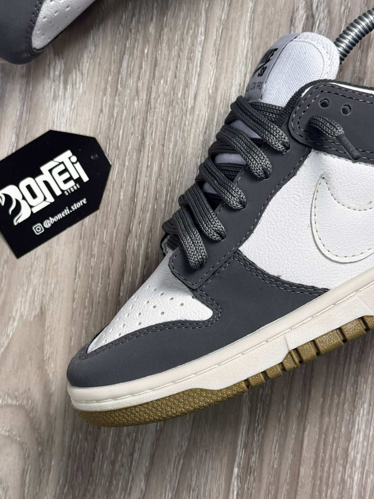 TÊNIS NK DUNK - CINZA E BRANCO