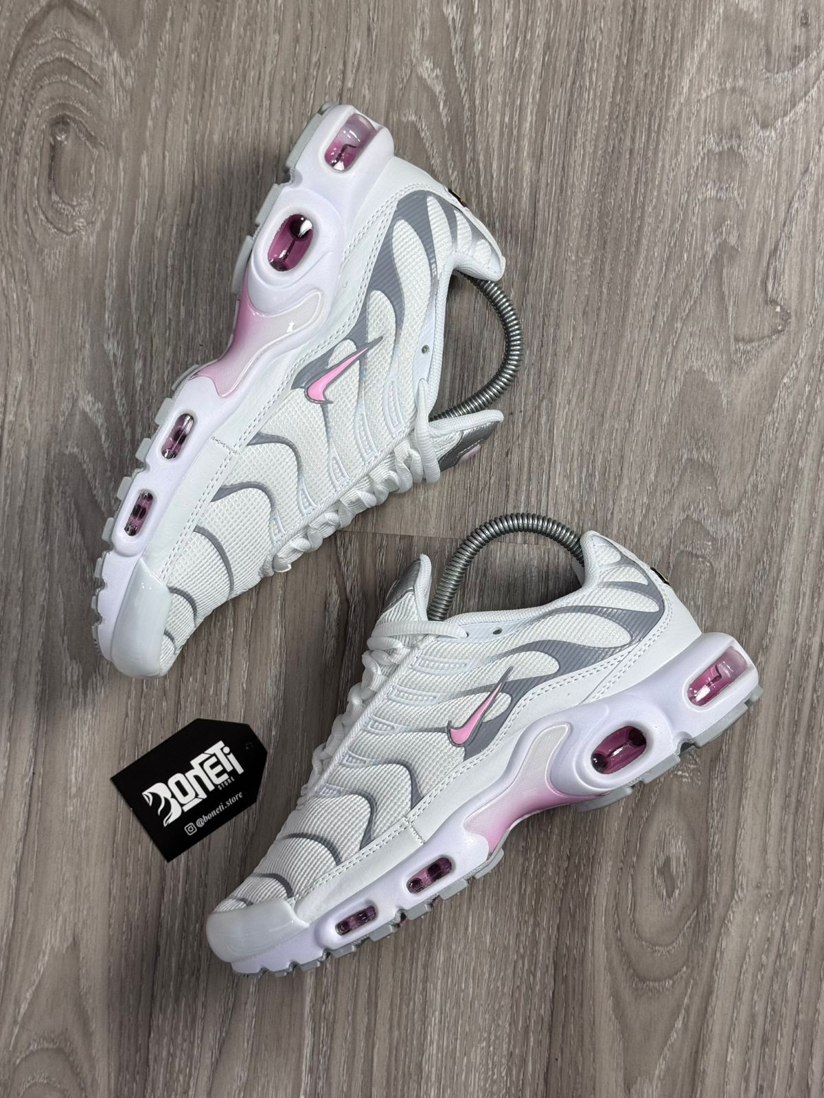 TÊNIS NK AIR MAX PLUS TN - PINK RISE