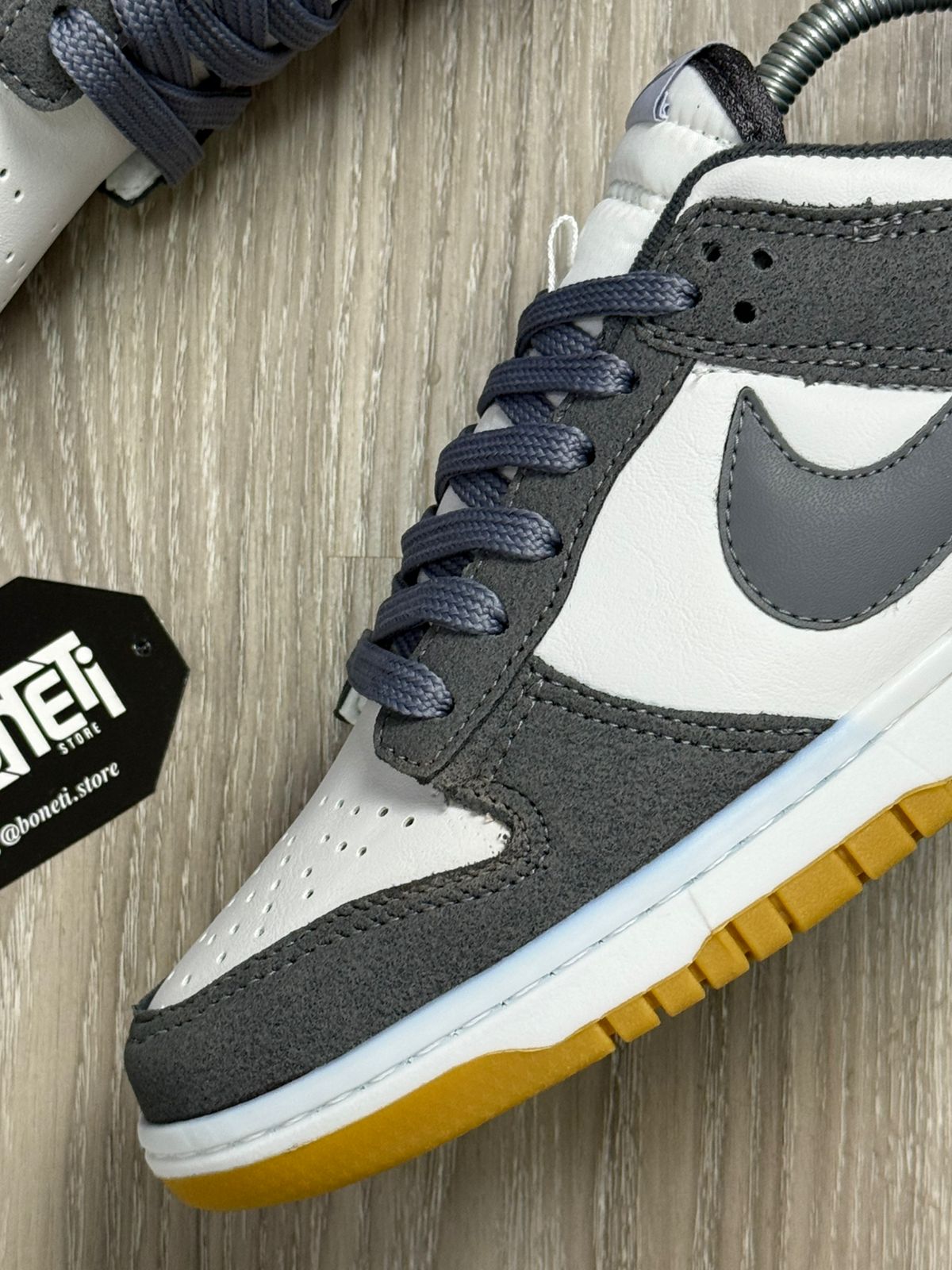 TÊNIS NK DUNK - SMOKE GREY GUM