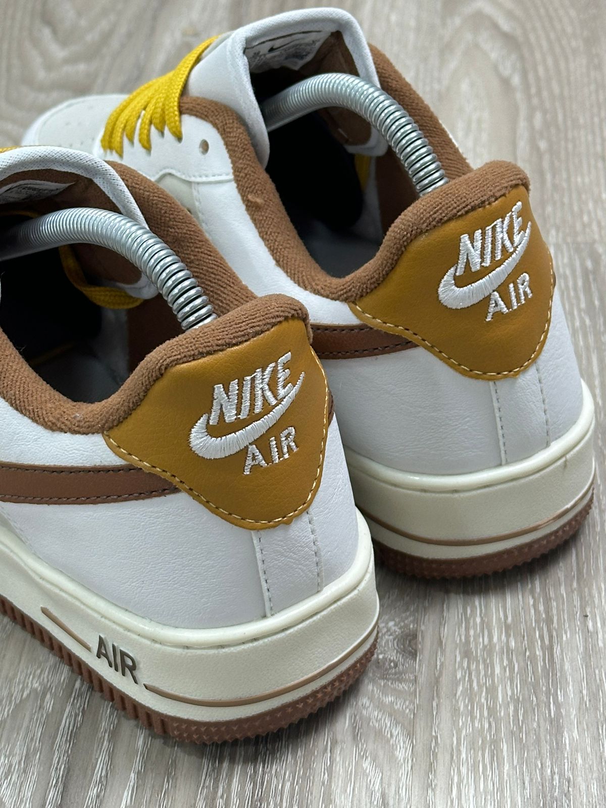 TÊNIS NK AIR FORCE 1 - WHITE COFFEE