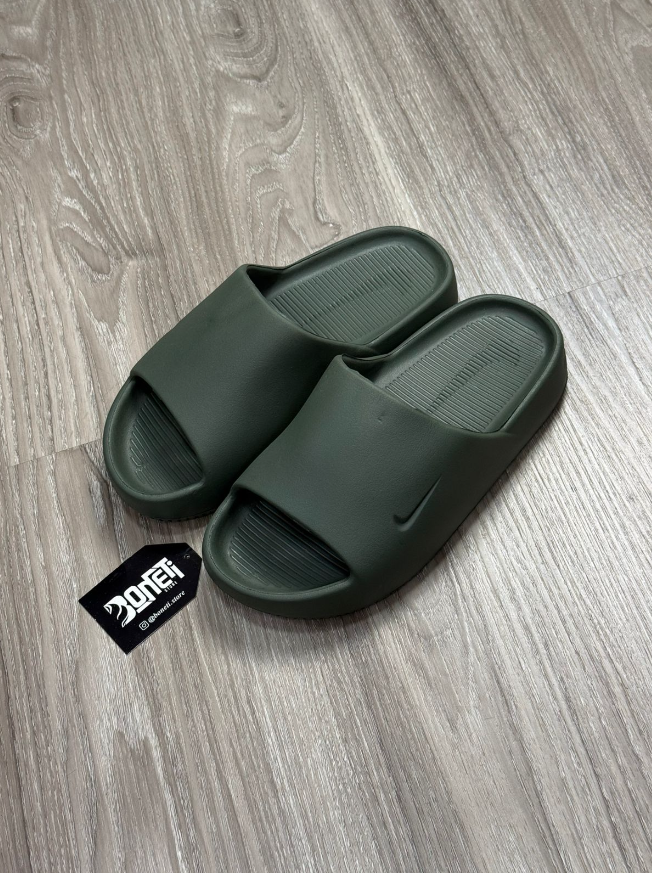 CHINELO SLIDE NK CALM - VERDE MILITAR