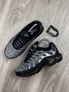 TÊNIS NK AIR MAX PLUS TN - PARTICLE GREY