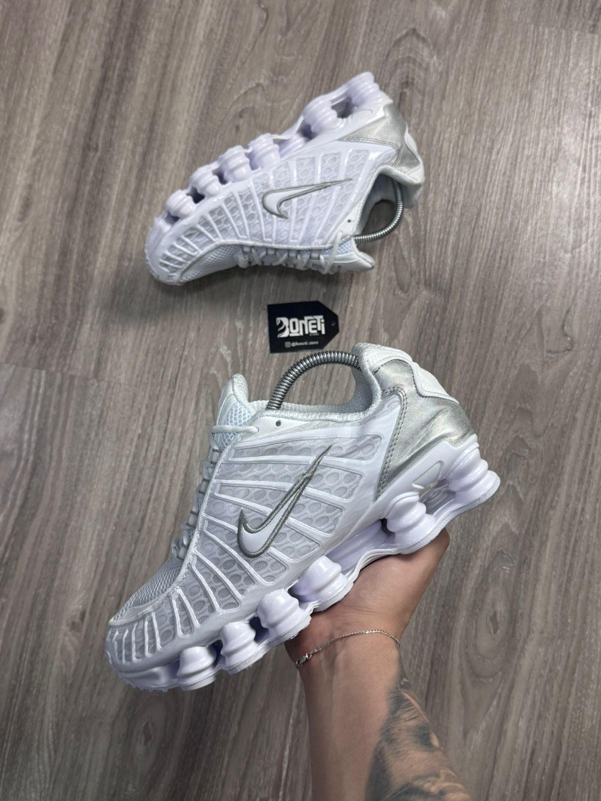TÊNIS NK SHOX 12 MOLAS - TRIPLE WHITE
