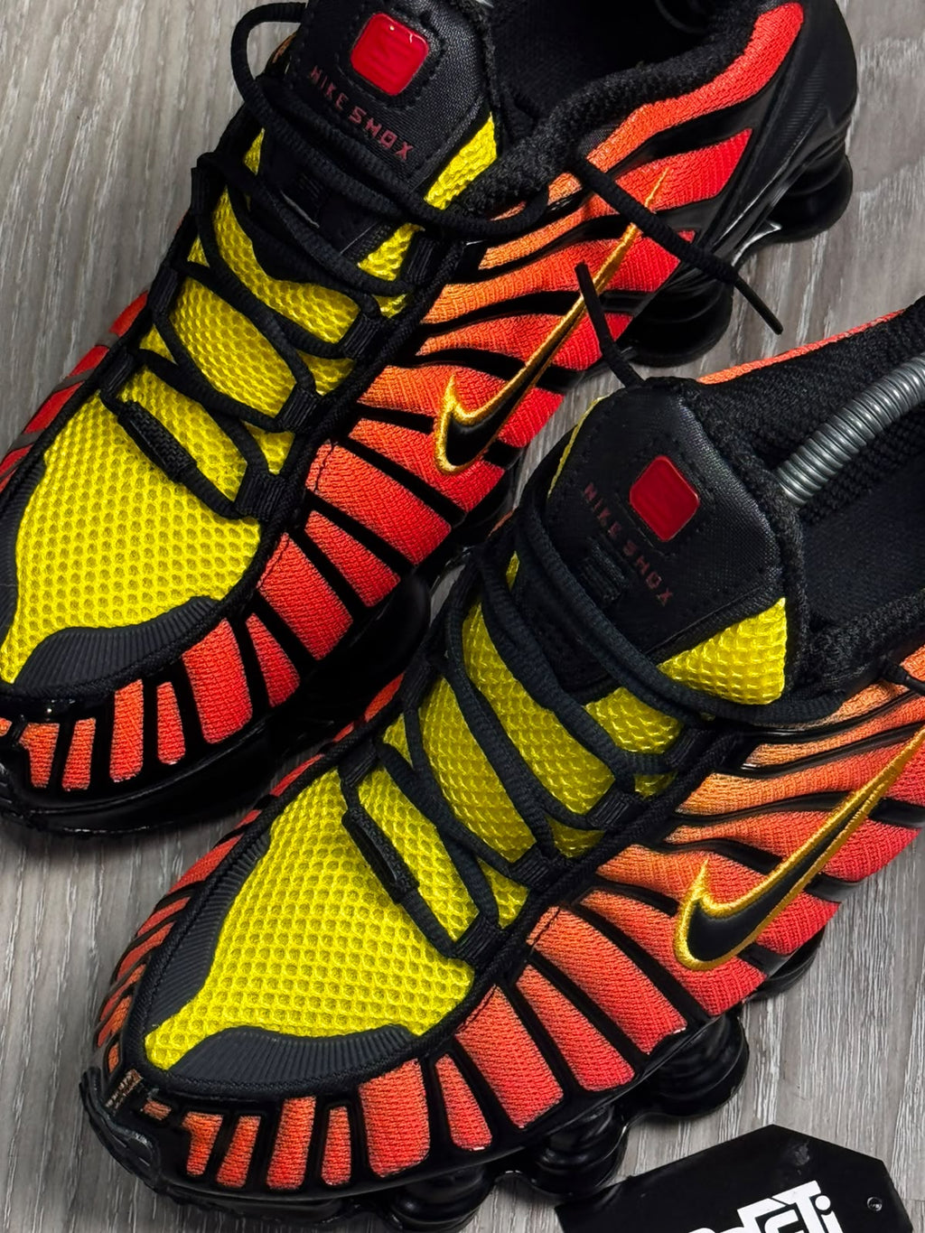 TÊNIS NK SHOX TL 12 MOLAS - SUNRISE